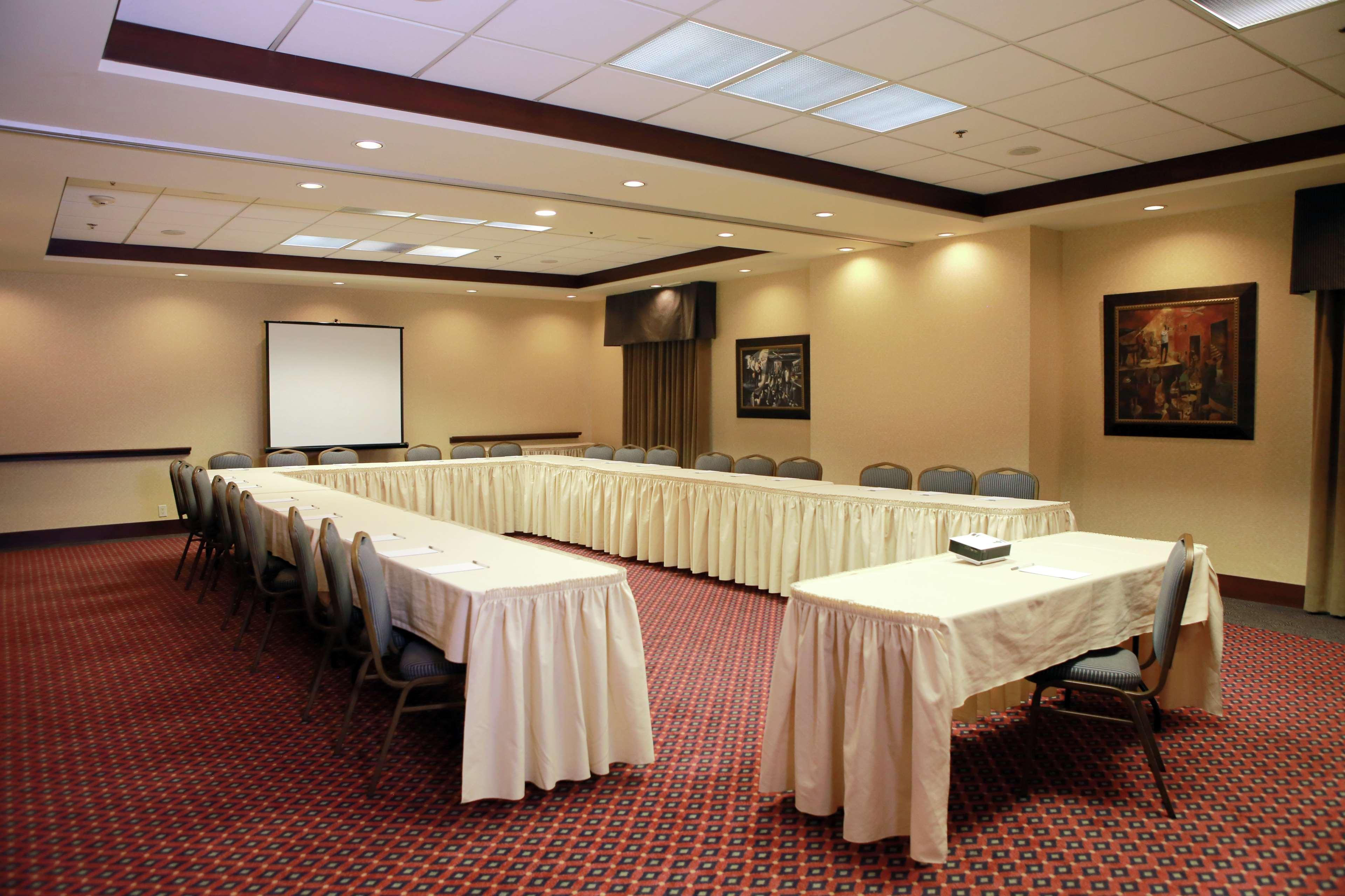 Hampton Inn & Suites Laval Zewnętrze zdjęcie
