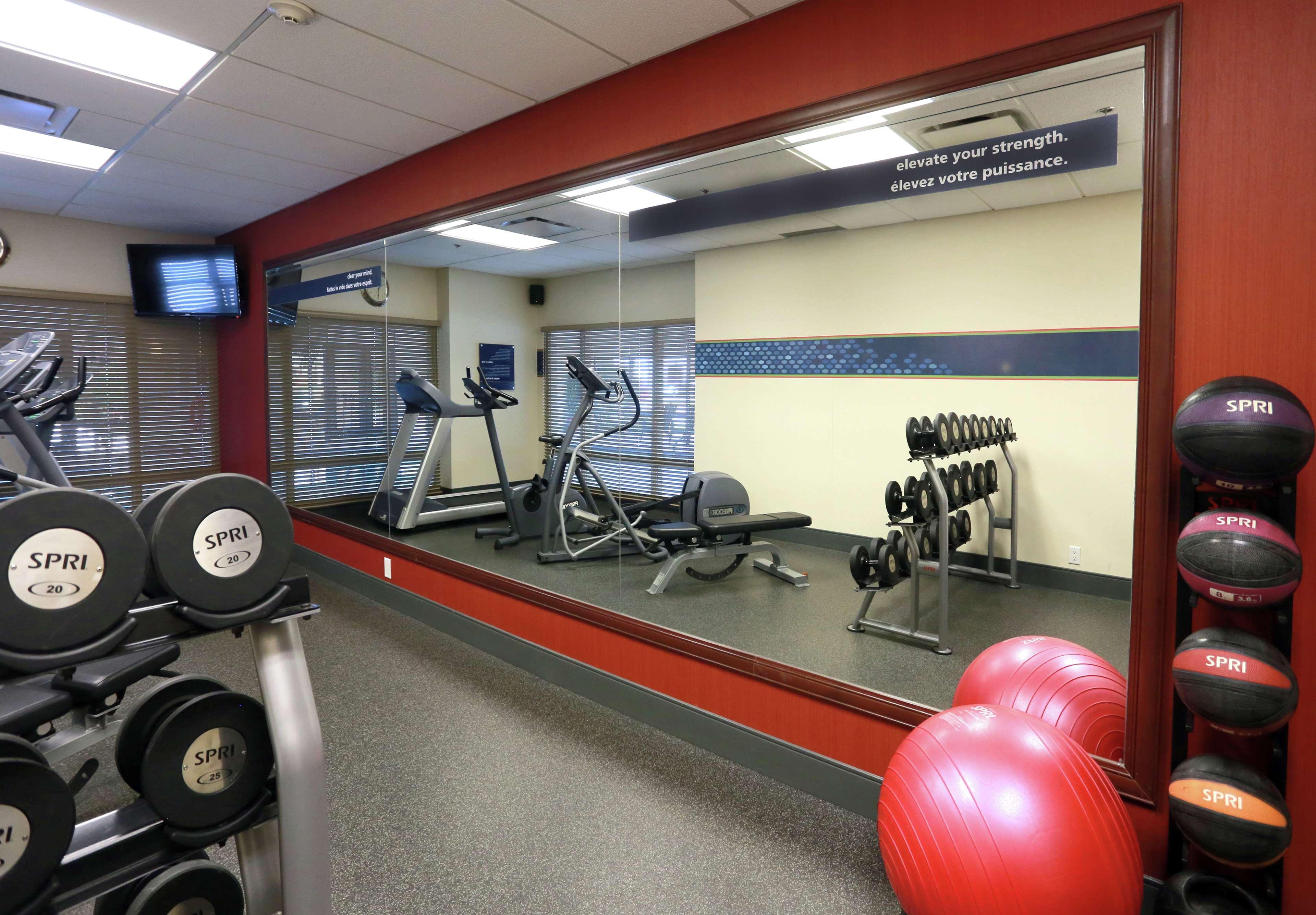 Hampton Inn & Suites Laval Zewnętrze zdjęcie