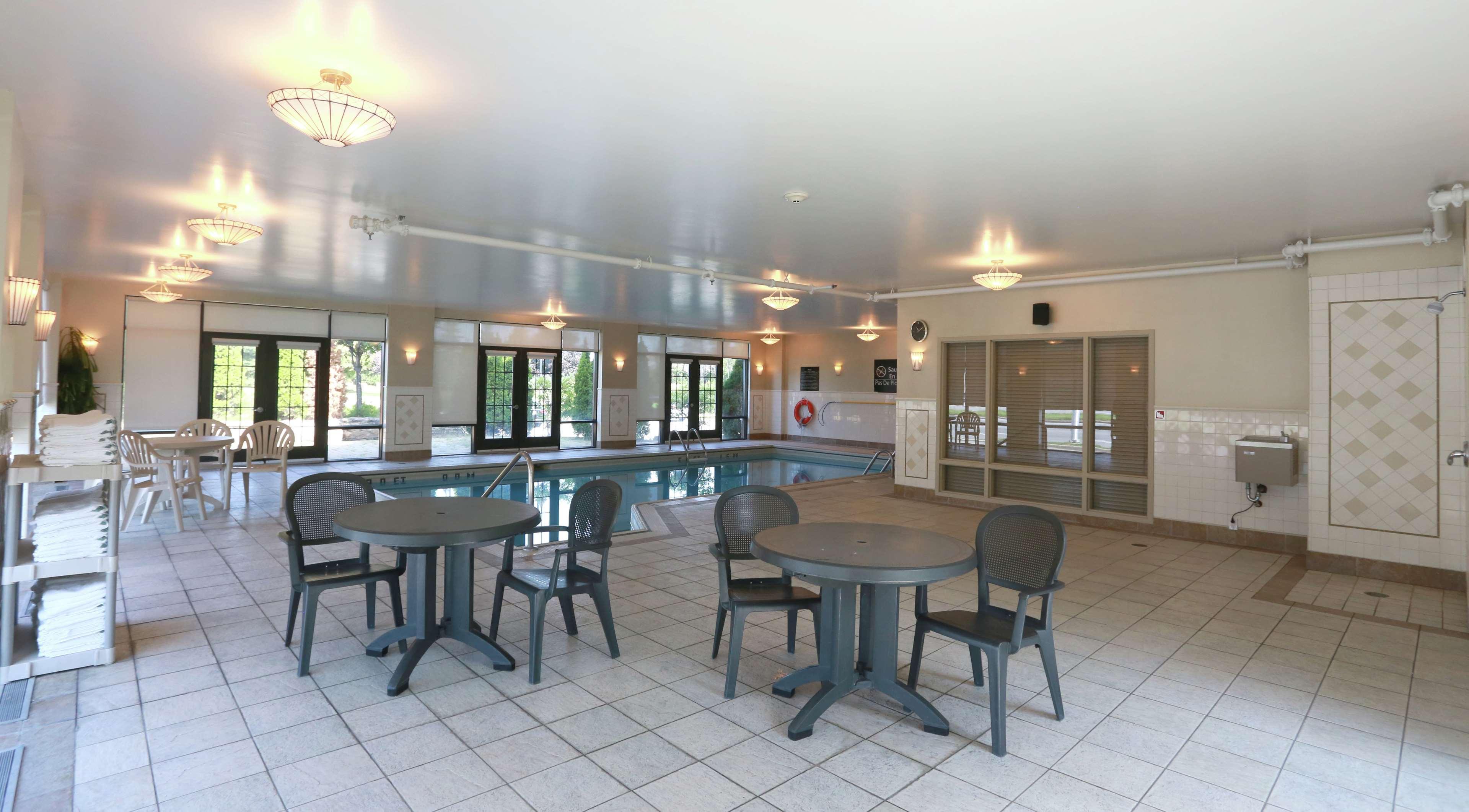 Hampton Inn & Suites Laval Zewnętrze zdjęcie