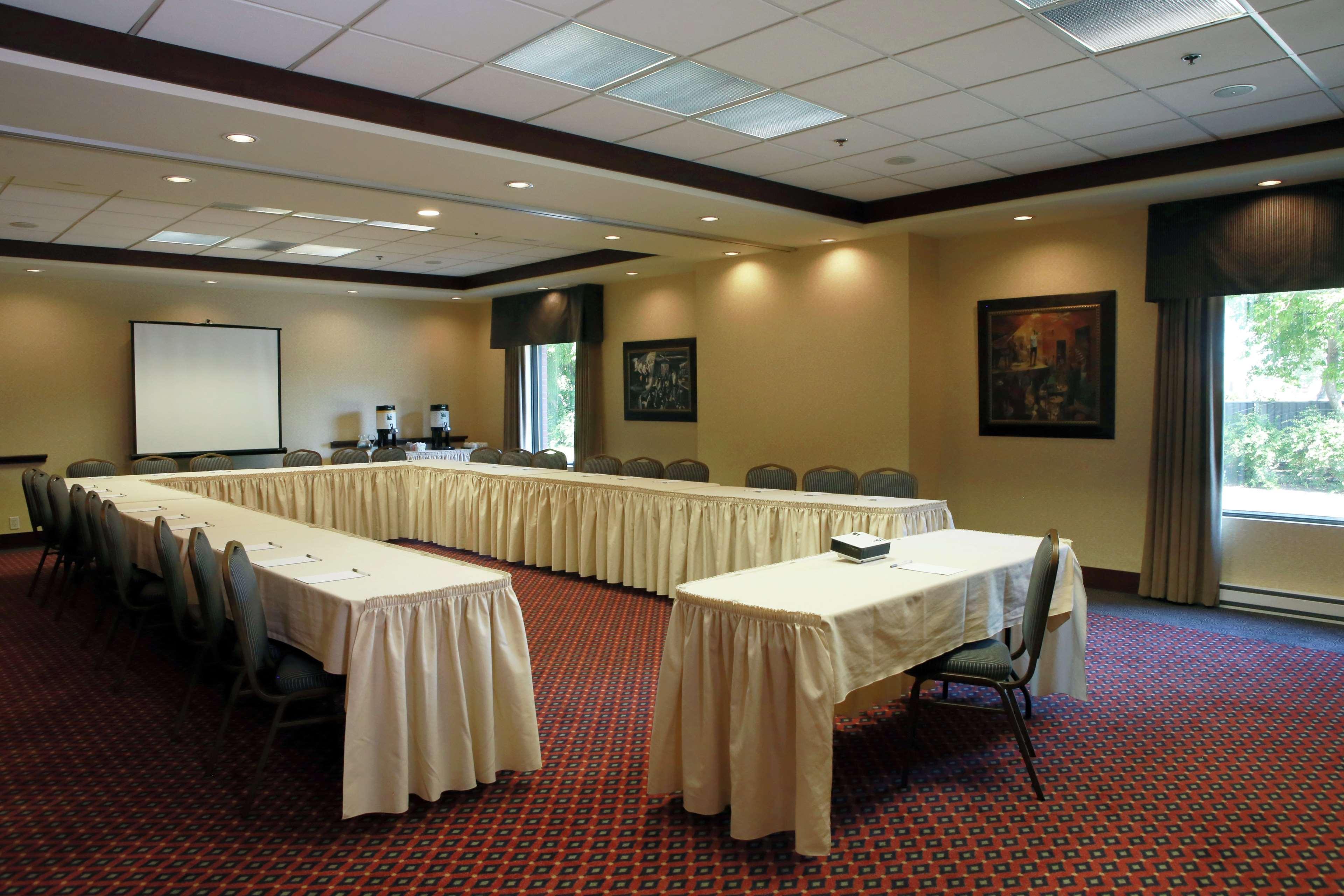 Hampton Inn & Suites Laval Zewnętrze zdjęcie