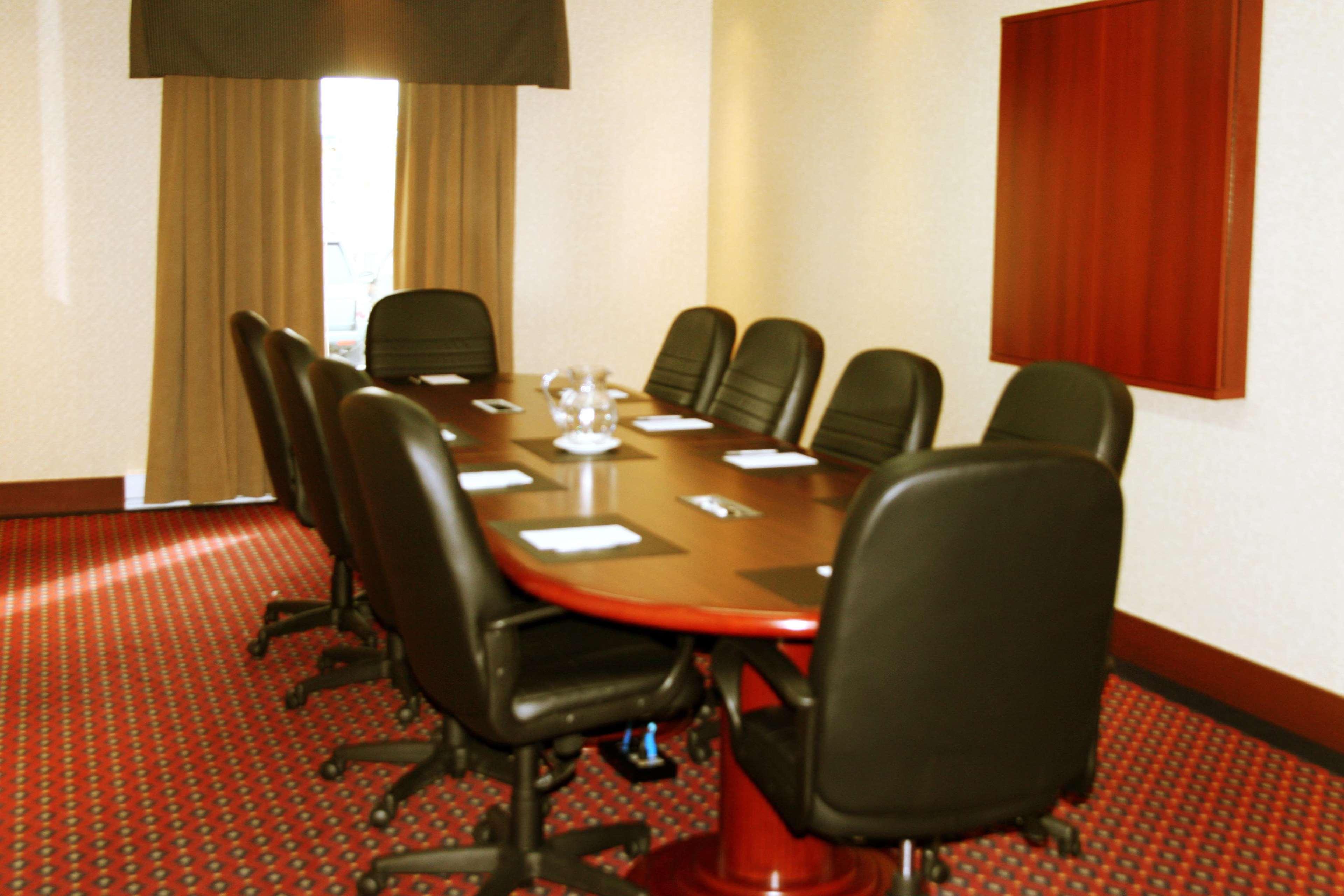 Hampton Inn & Suites Laval Zewnętrze zdjęcie