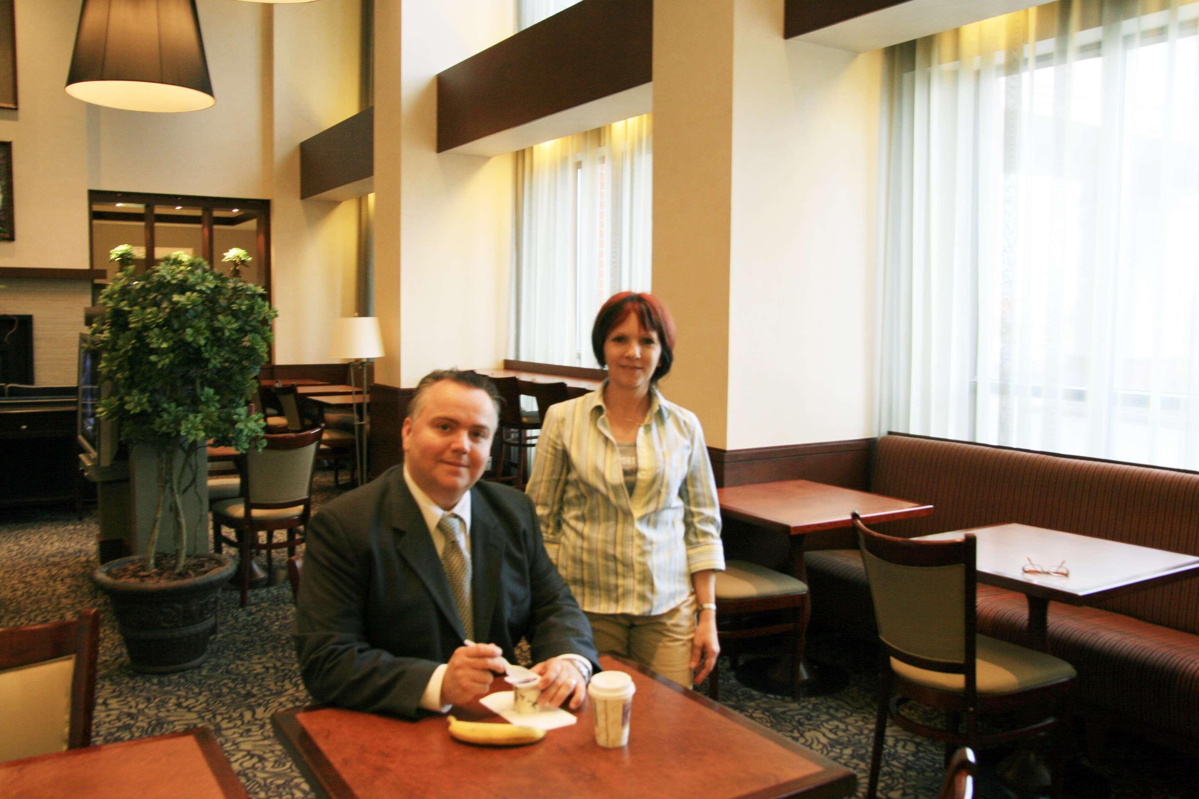 Hampton Inn & Suites Laval Restauracja zdjęcie