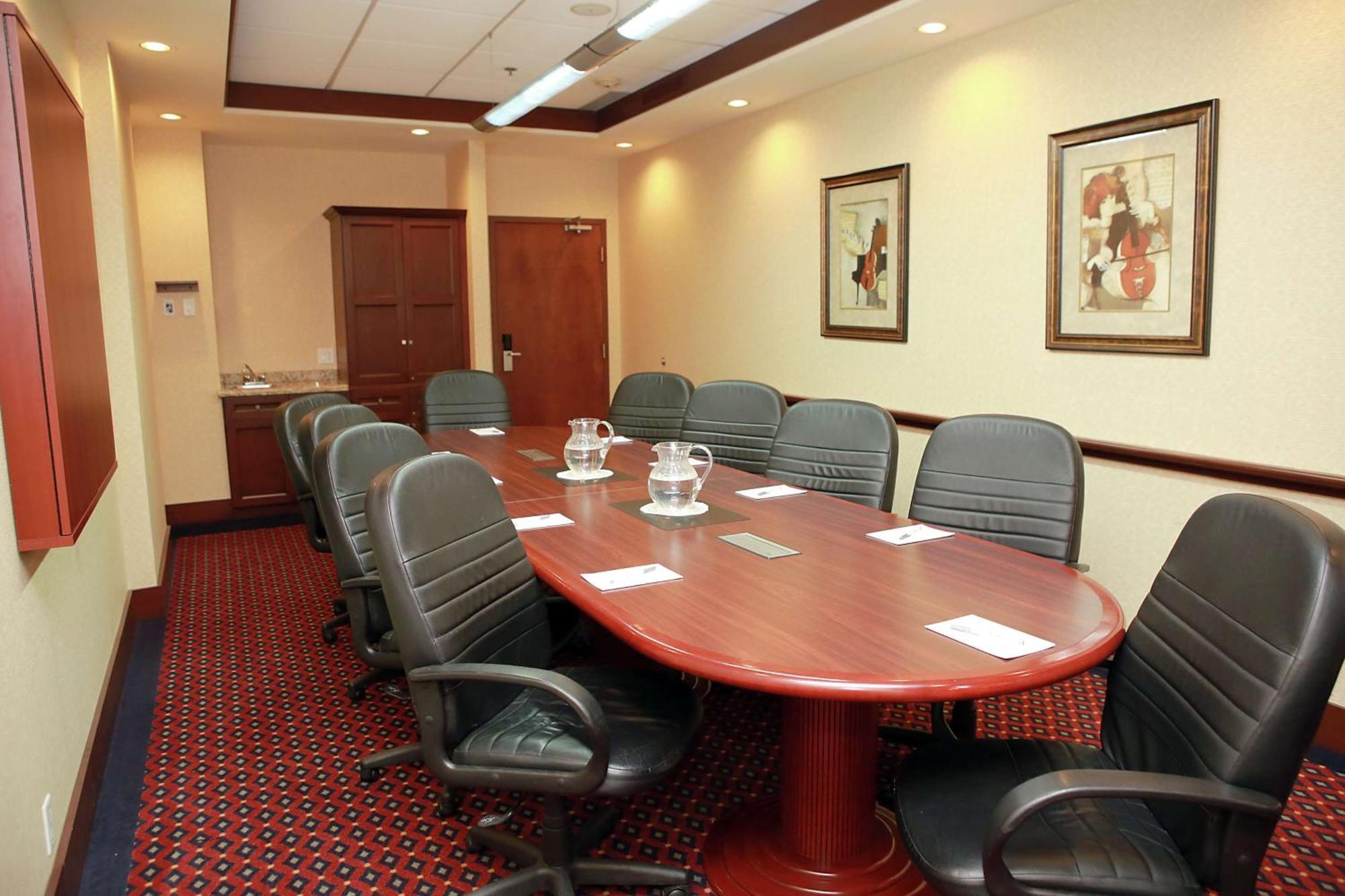 Hampton Inn & Suites Laval Zewnętrze zdjęcie