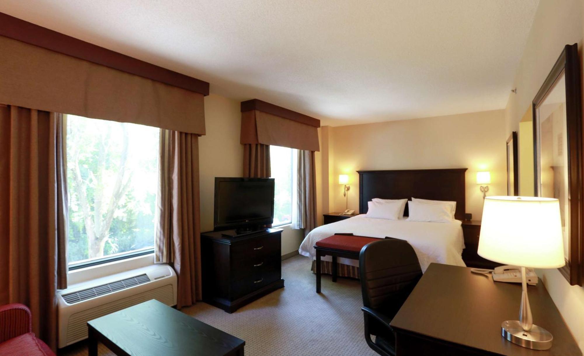 Hampton Inn & Suites Laval Zewnętrze zdjęcie