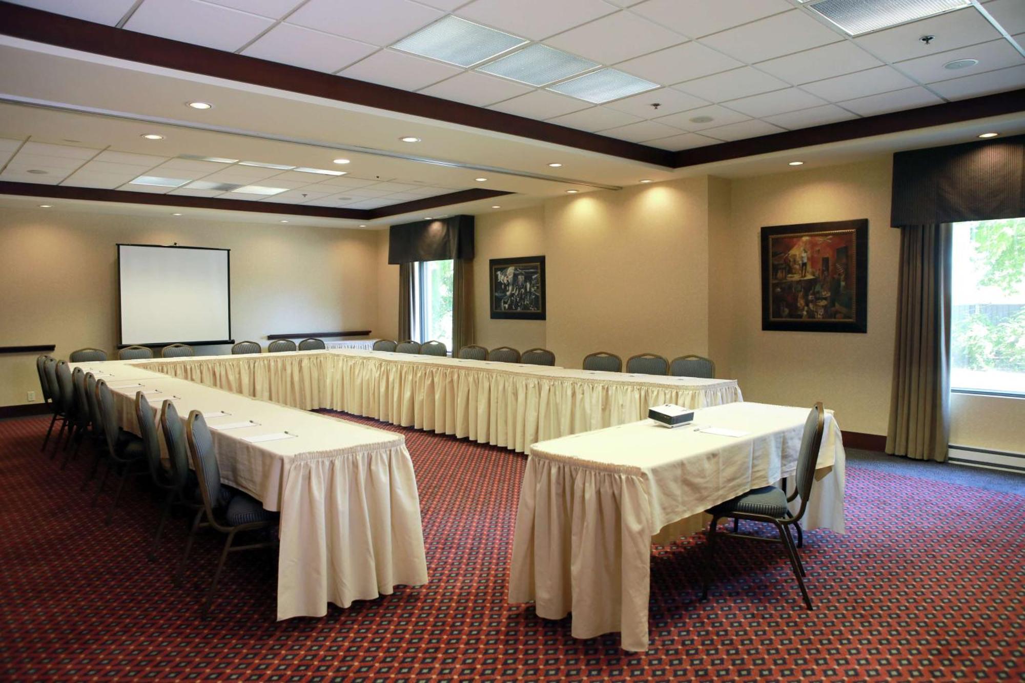 Hampton Inn & Suites Laval Zewnętrze zdjęcie