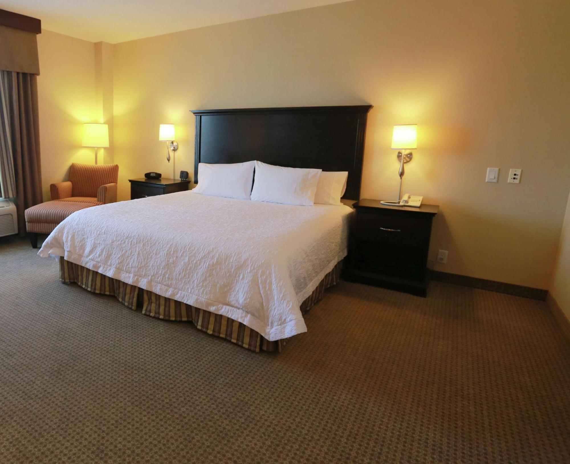 Hampton Inn & Suites Laval Zewnętrze zdjęcie