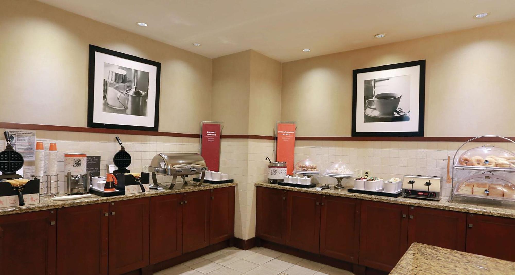 Hampton Inn & Suites Laval Zewnętrze zdjęcie