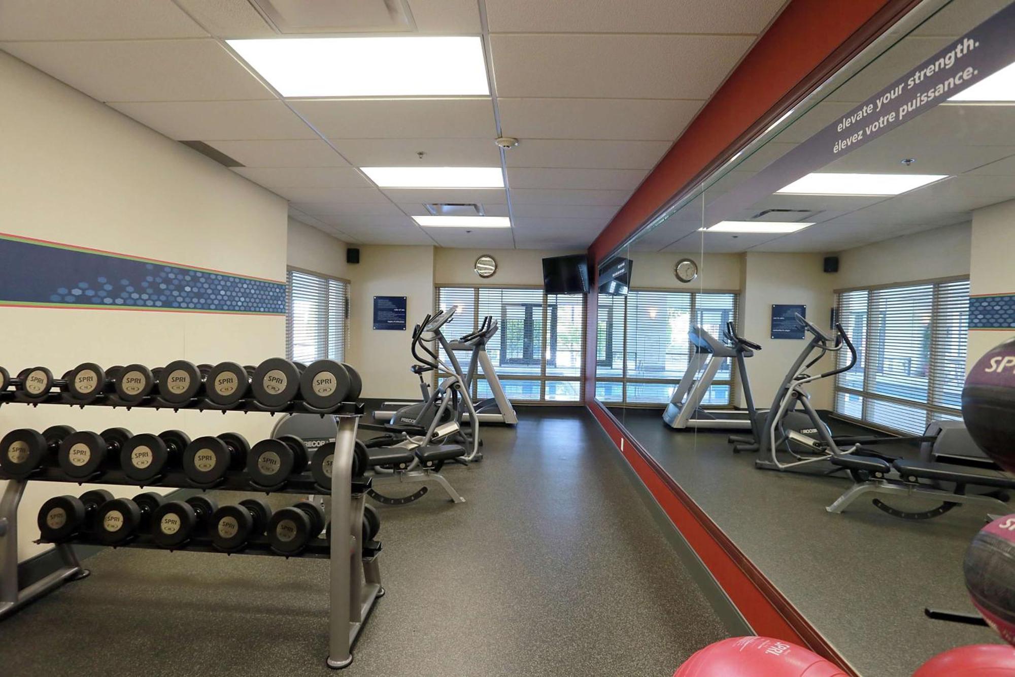 Hampton Inn & Suites Laval Zewnętrze zdjęcie