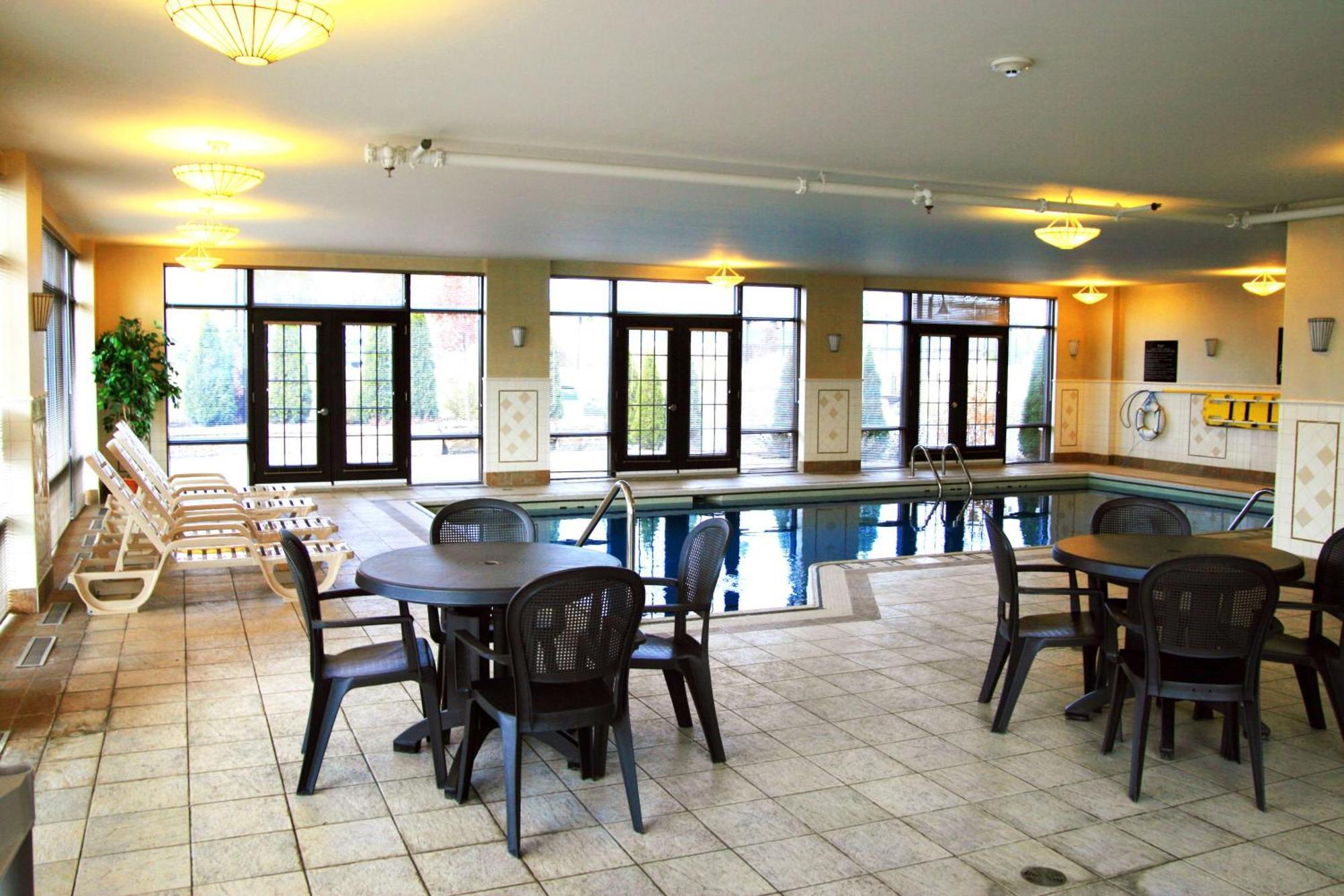 Hampton Inn & Suites Laval Zewnętrze zdjęcie