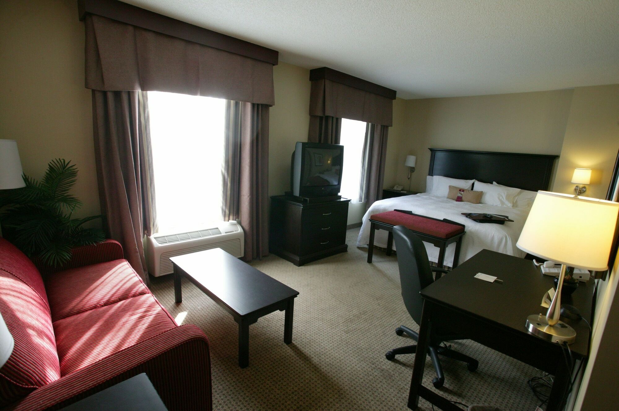 Hampton Inn & Suites Laval Zewnętrze zdjęcie